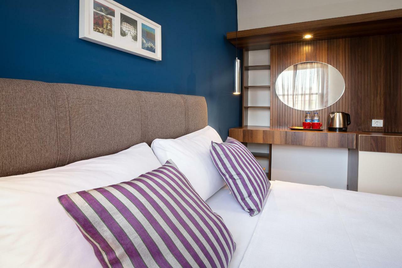 Hotel Mono