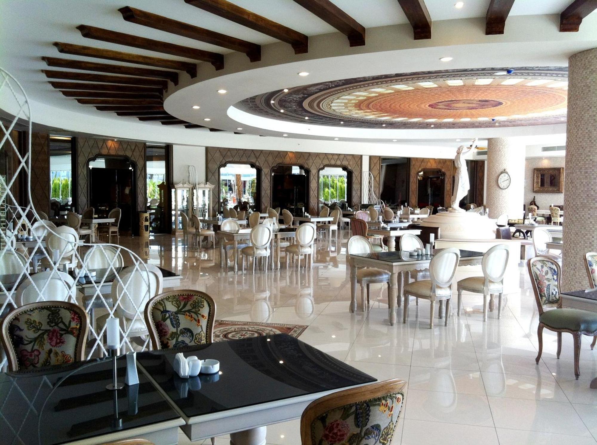 Delphin Imperial Lara Antália