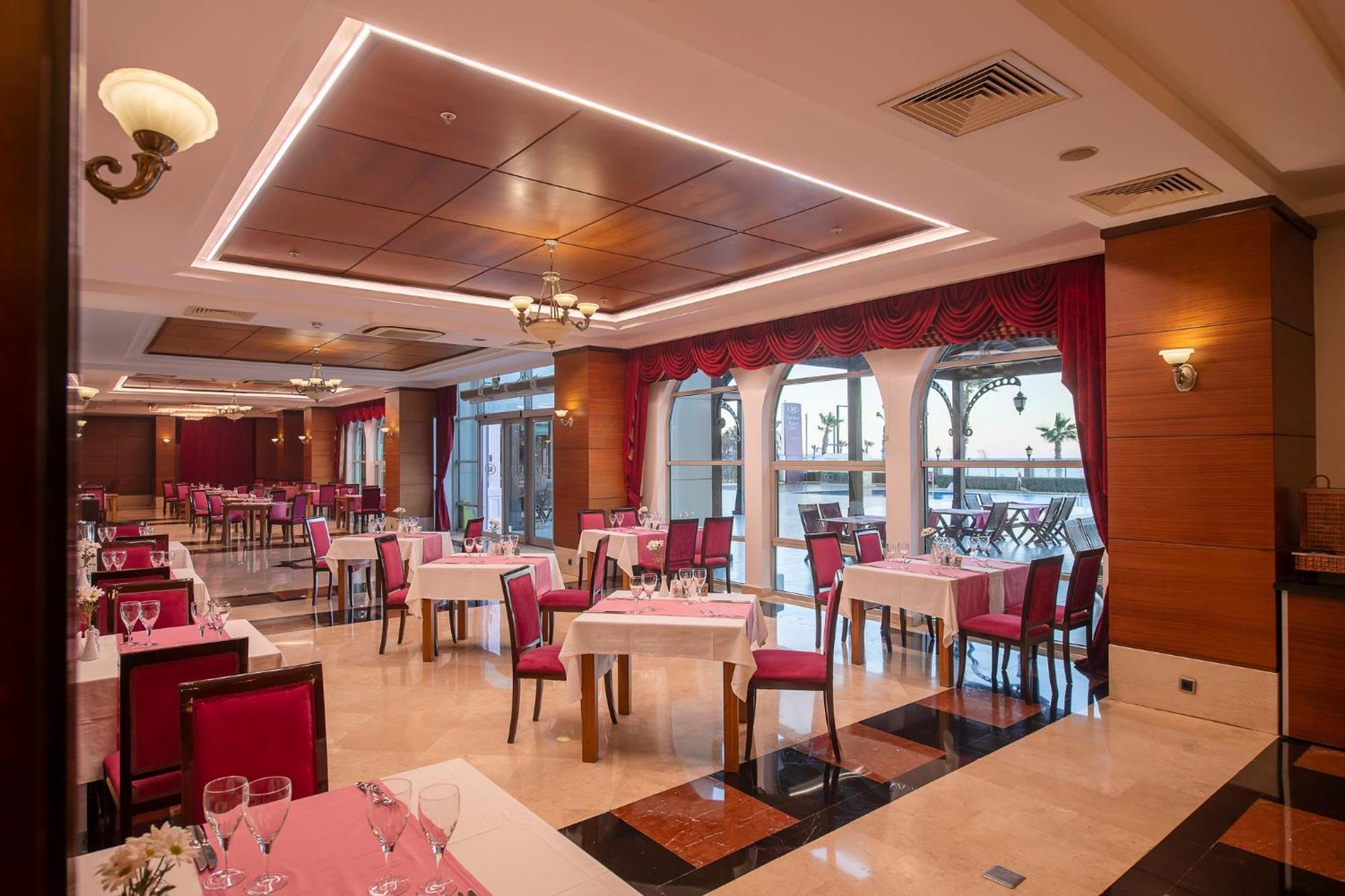 Crowne Plaza By Ihg Hotel Antália