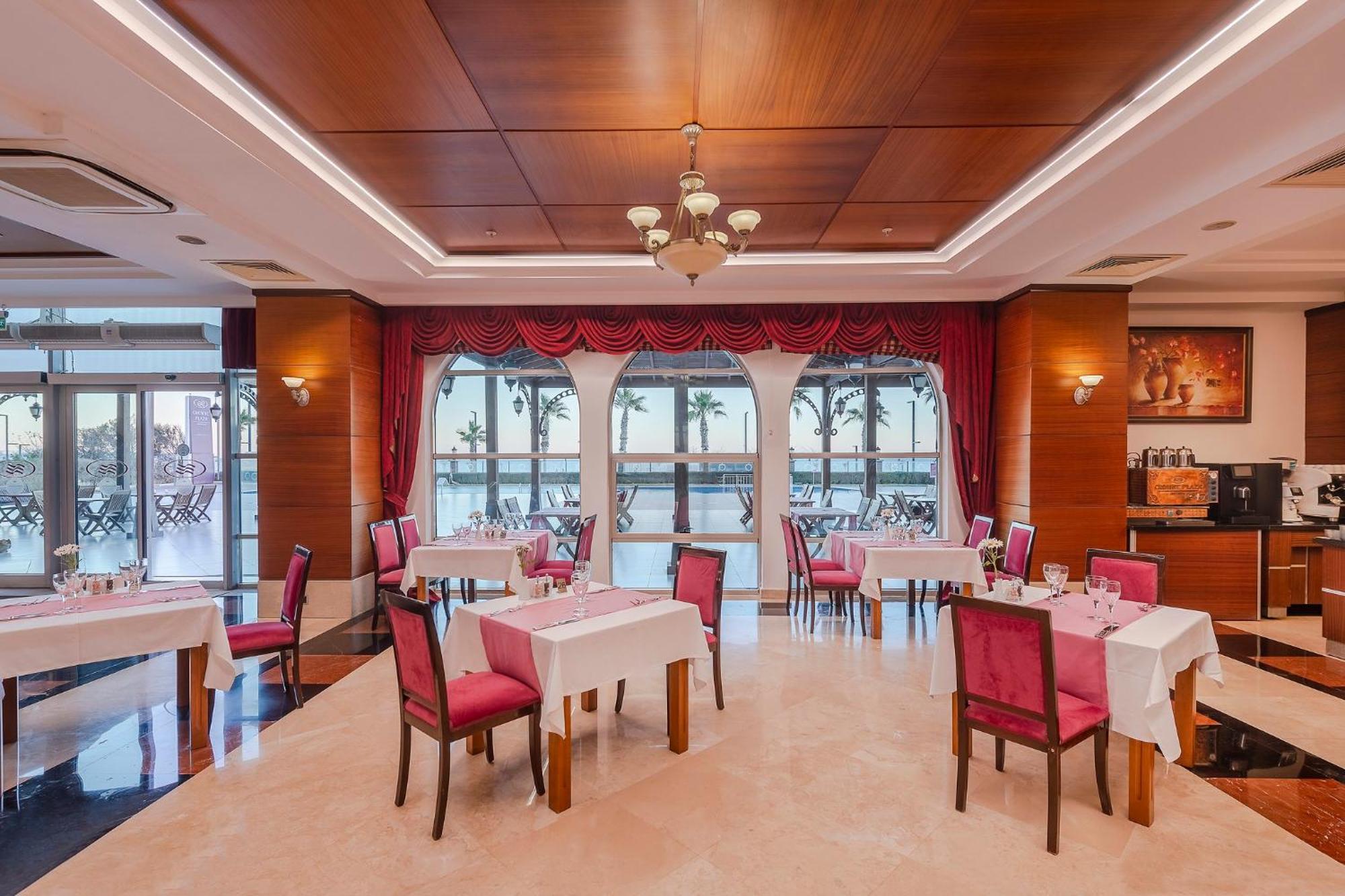 Hotel Crowne Plaza By Ihg Antália