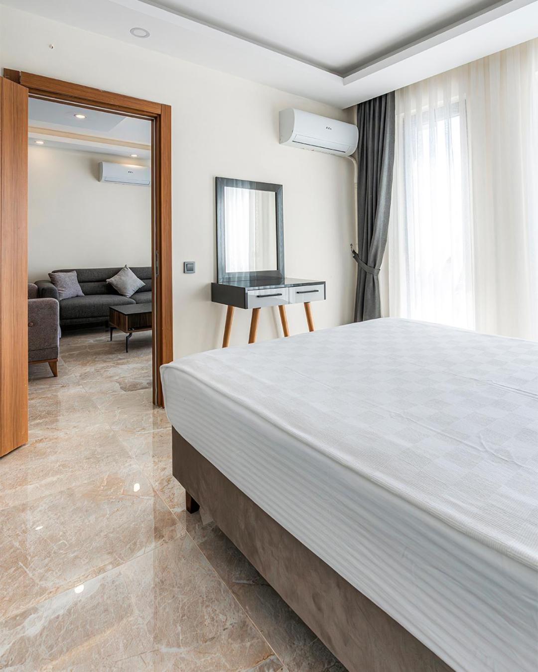 Laristone Aparthotel