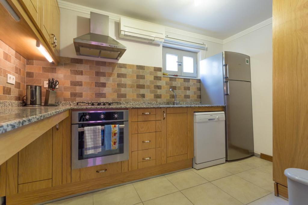 Ani Aparthotel 3*