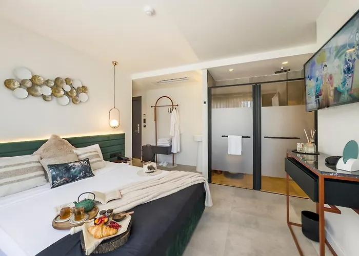The One Living Hotel - Adult Only