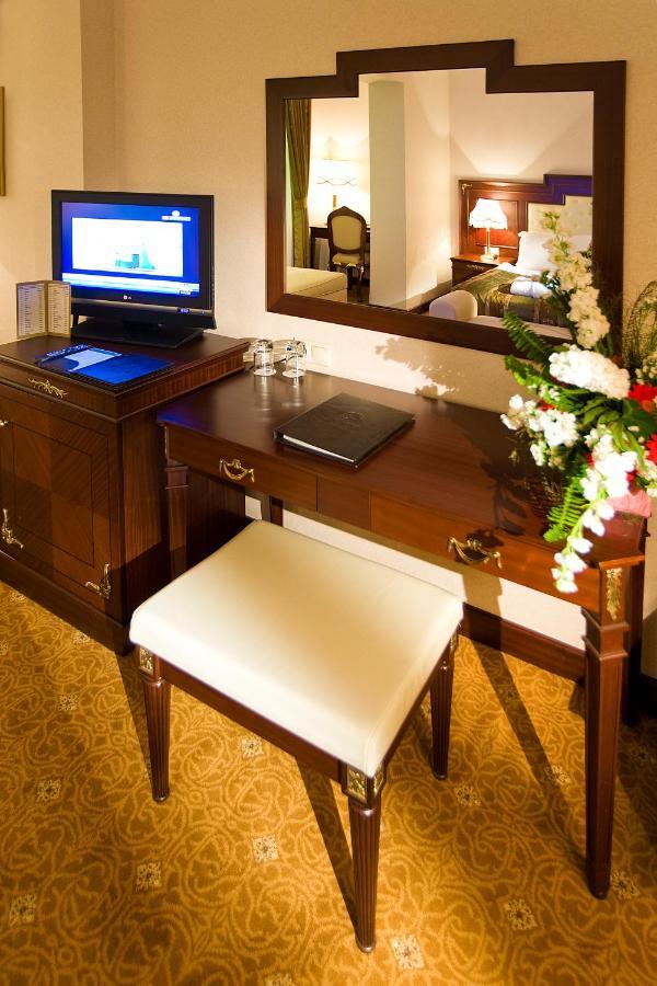 Latanya Palm Otel