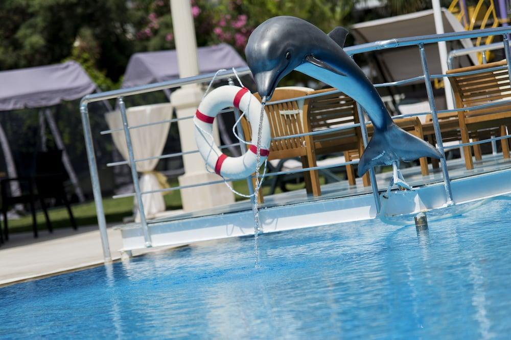 Otel Lara World 3*