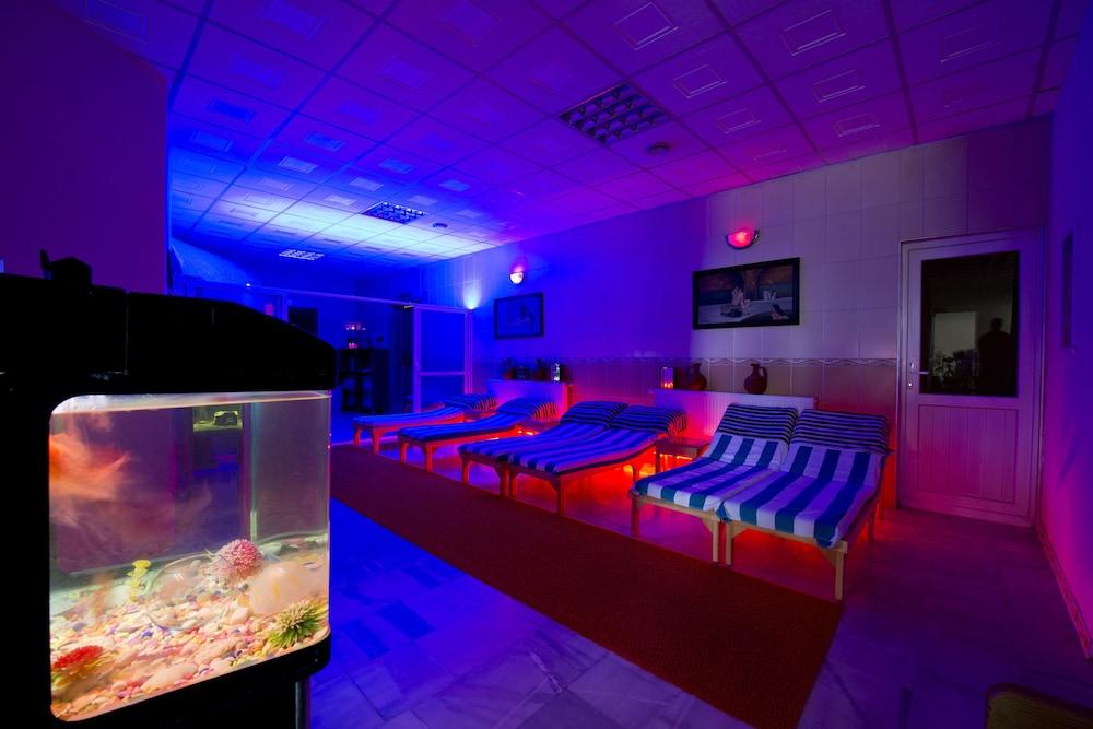 Otel Lara World