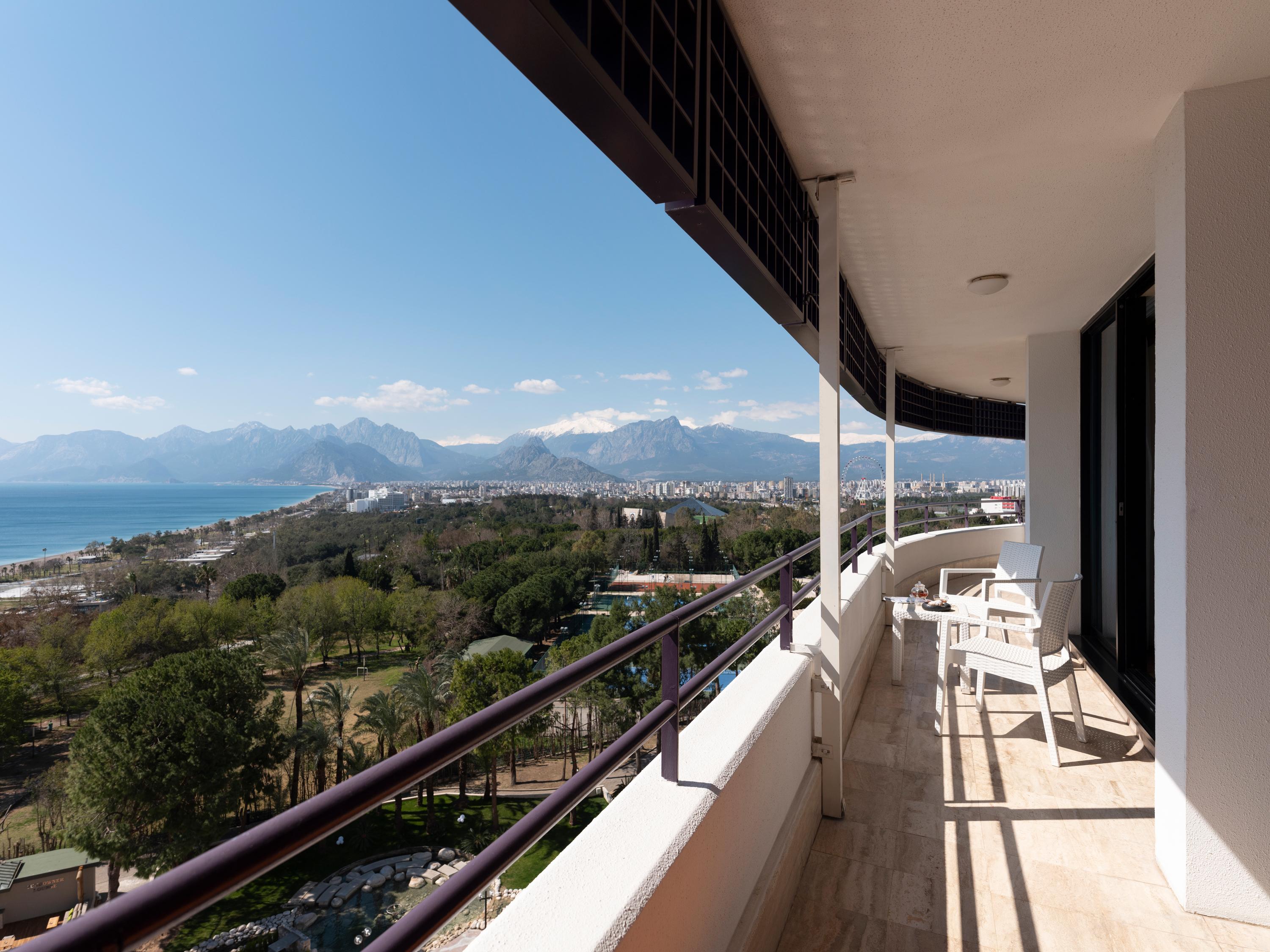 Hotel Rixos Downtown - The Land Of Legends Access