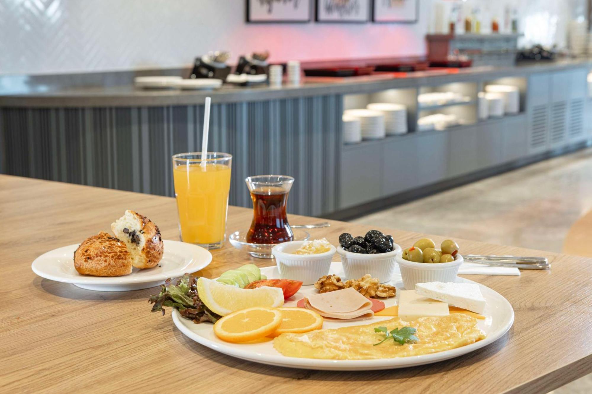 Hampton By Hilton Airport Antália