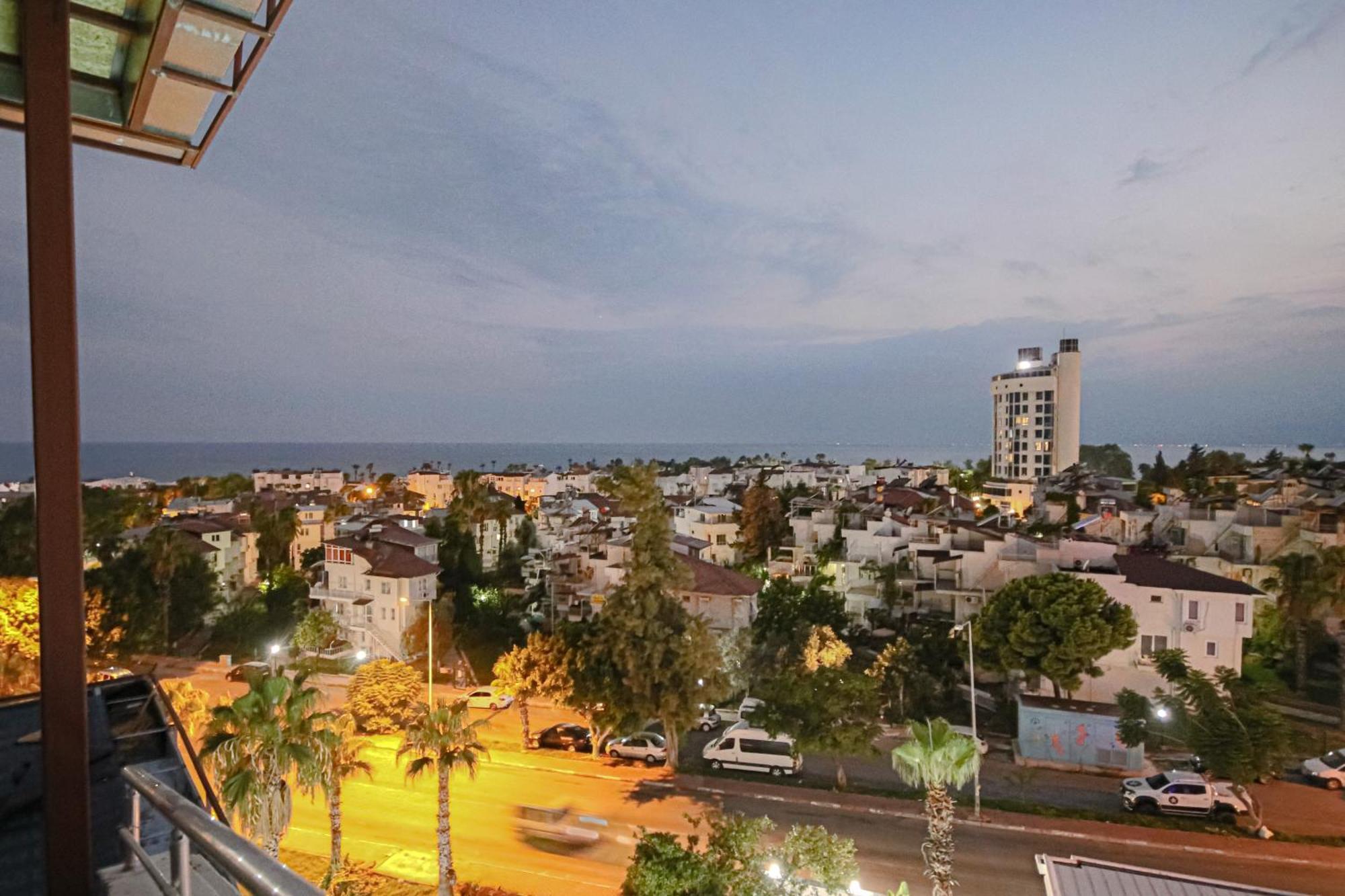 Lara World Otel