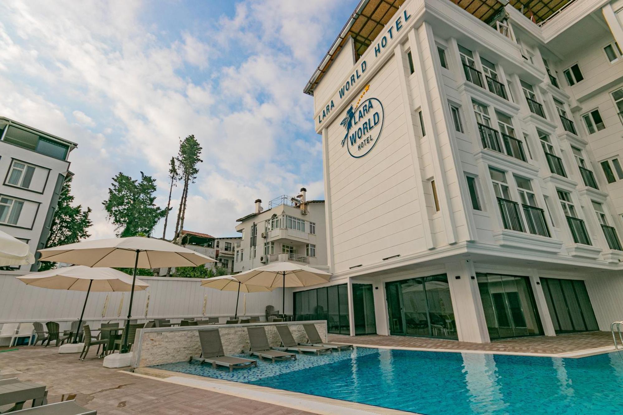 Otel Lara World
