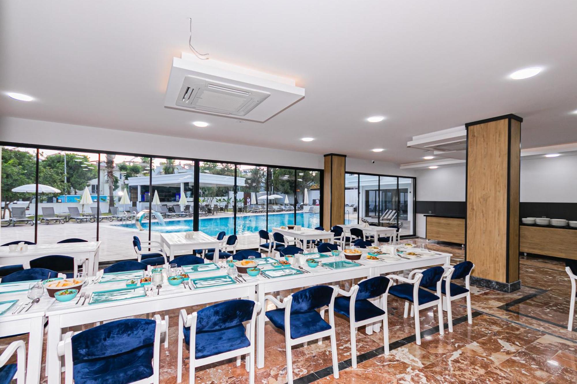 Lara World Otel