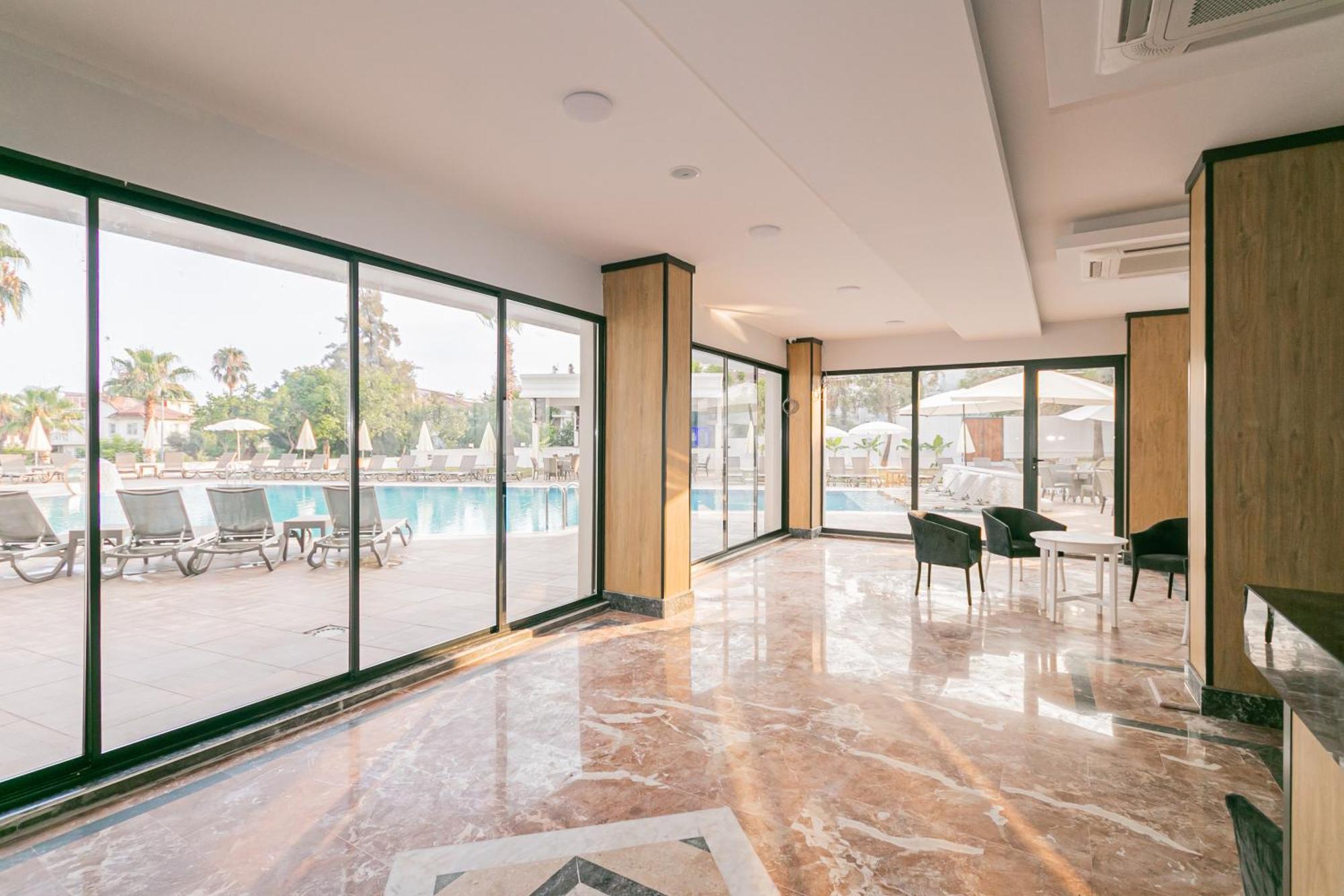 Otel Lara World Antalya