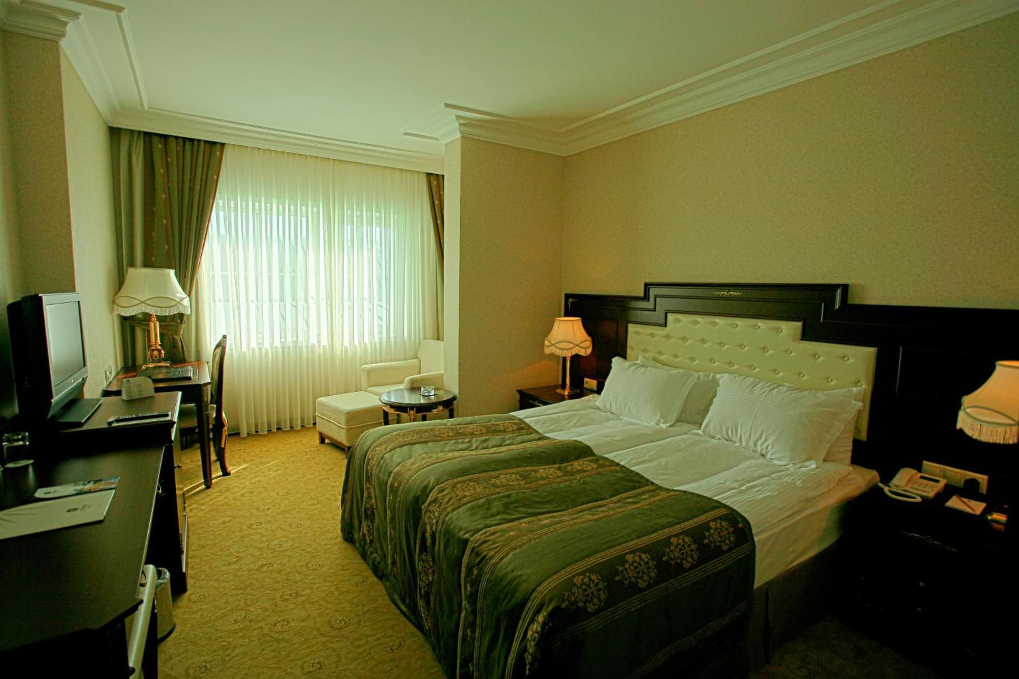 Latanya Palm Otel