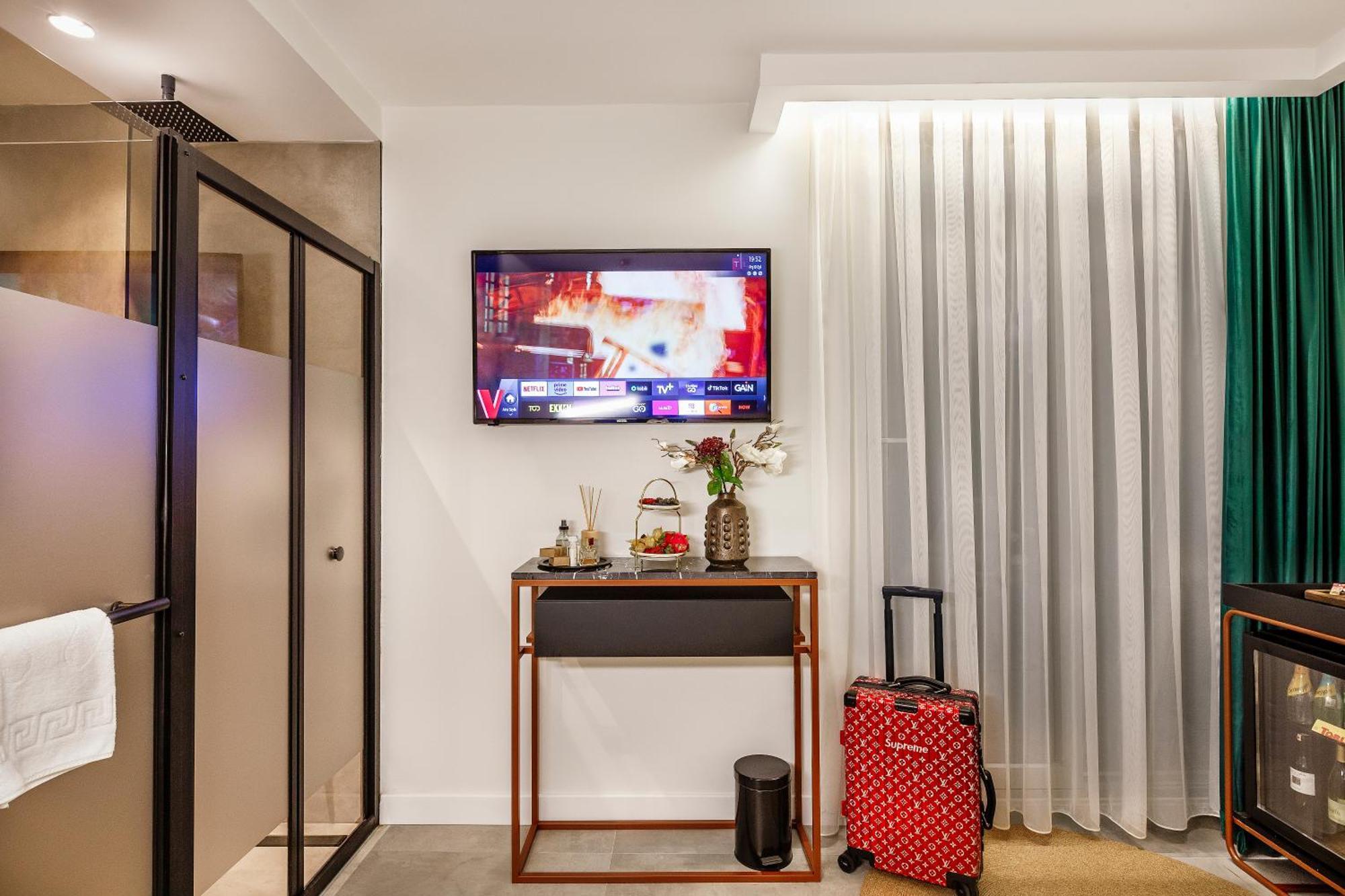 Otel The One Living - Adult Only *