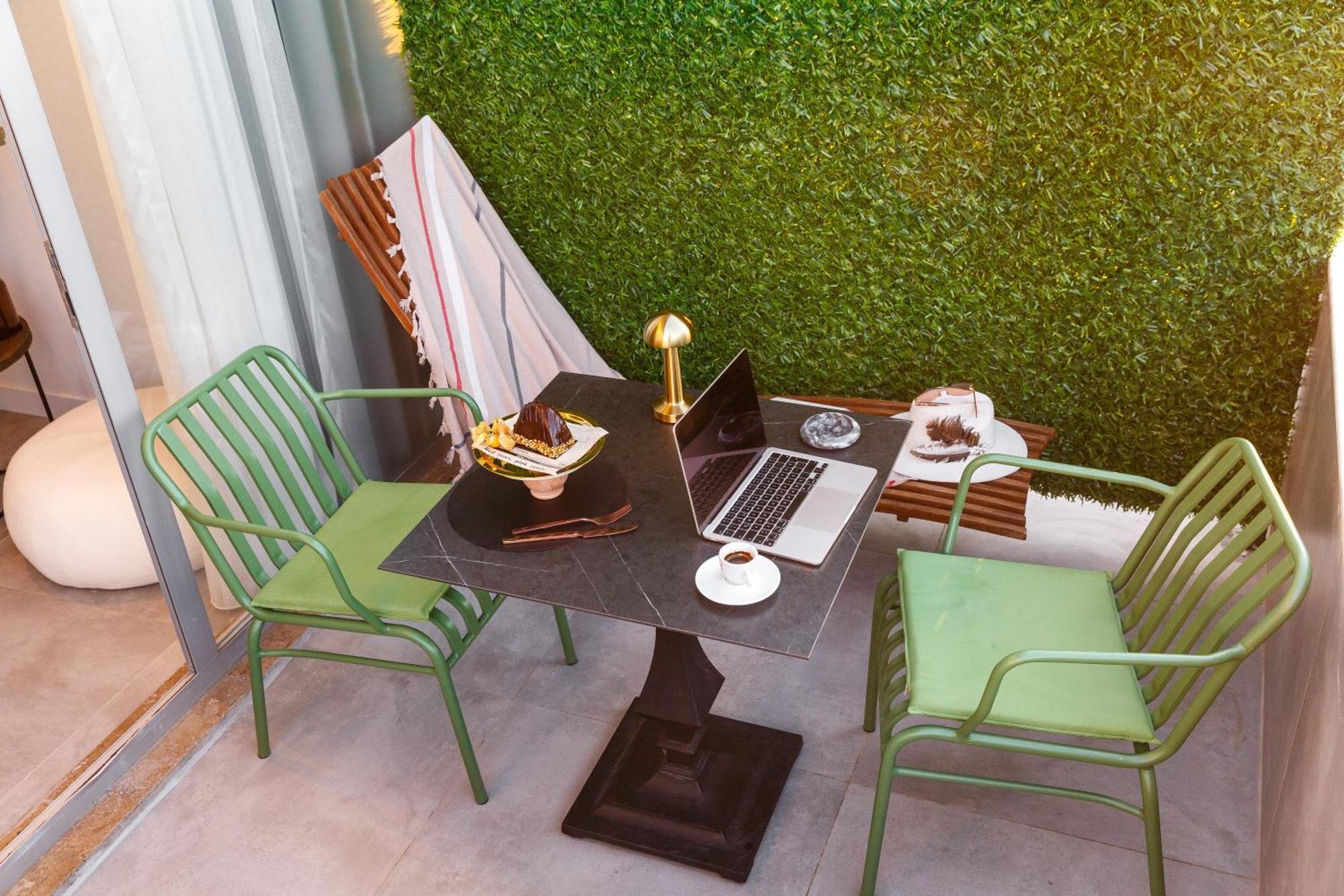 The One Living - Adult Only Otel