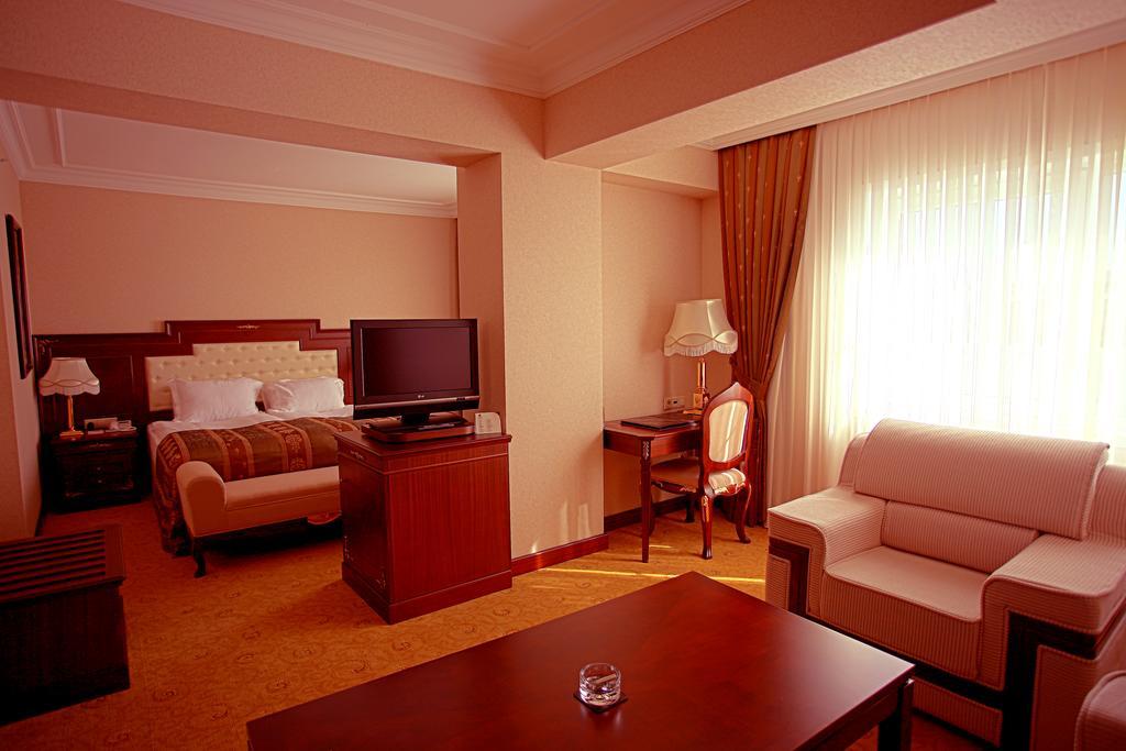 Latanya Palm Otel
