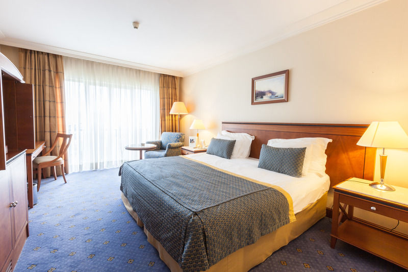 Ic Airport Otel 4*