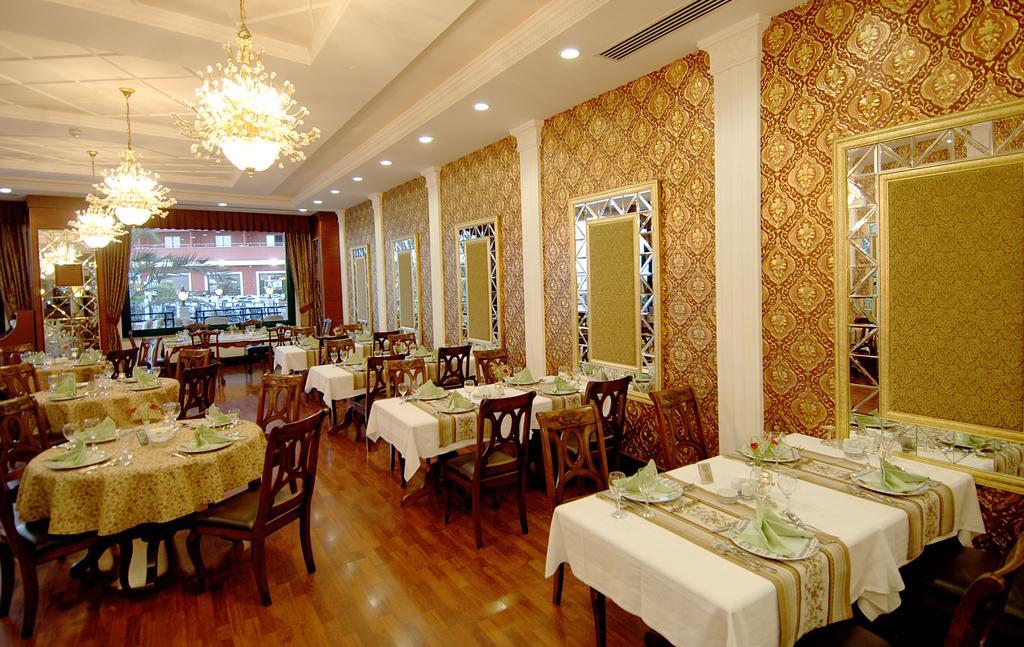 Delphin Palace 5* Antália