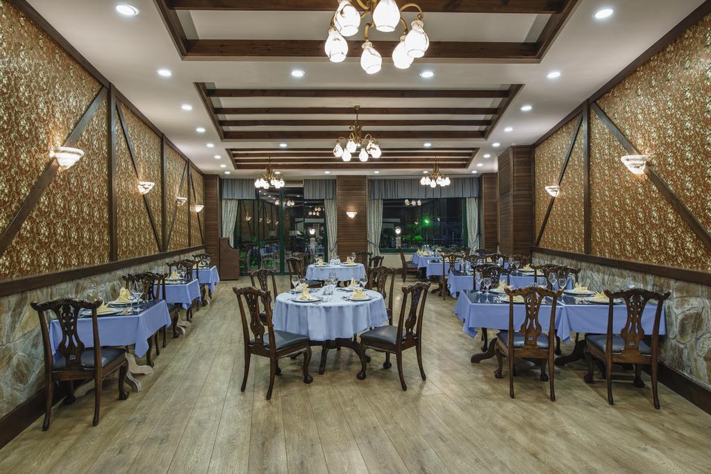 Delphin Palace Resort Antália