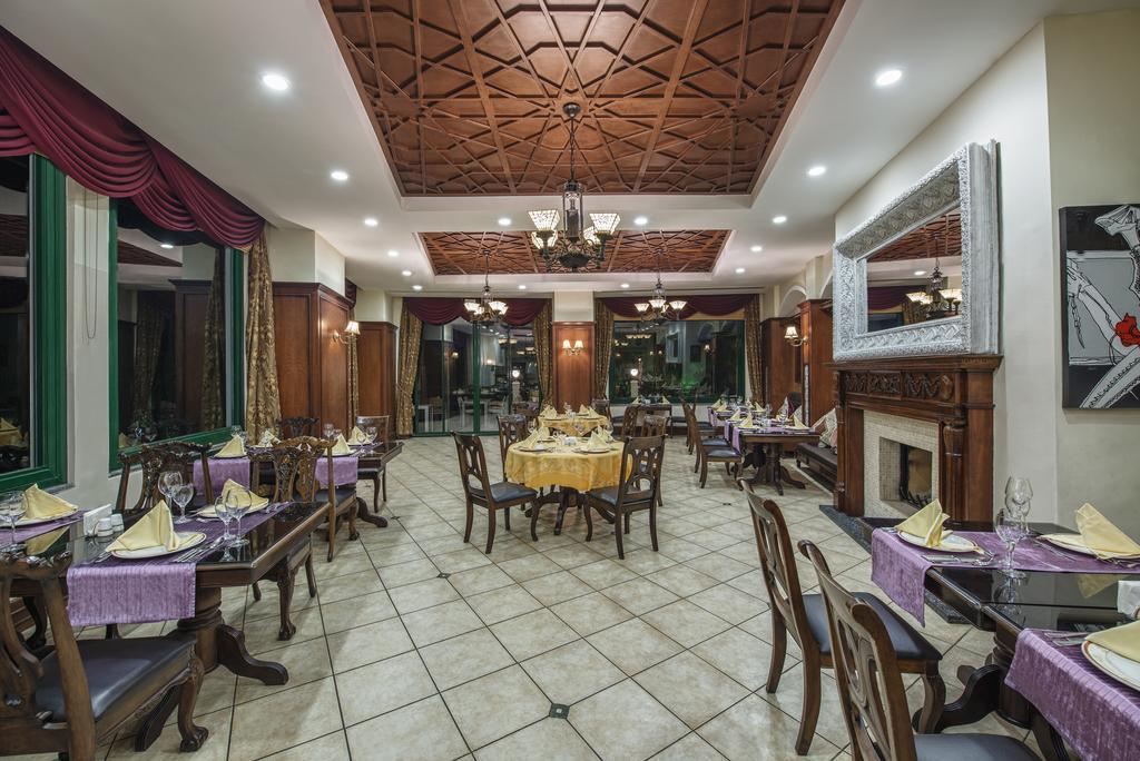 Resort Delphin Palace Antália