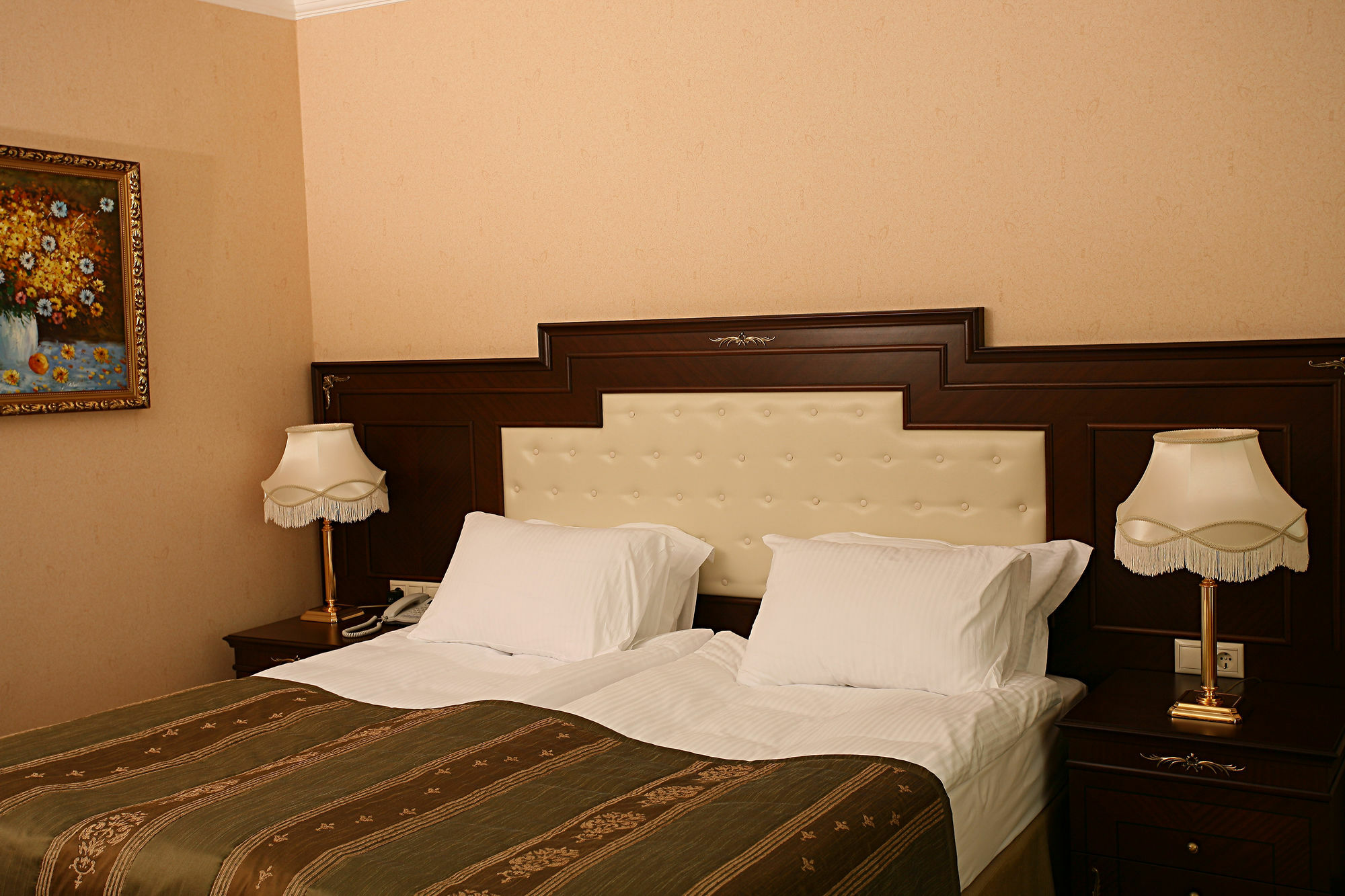 Latanya Palm 4*