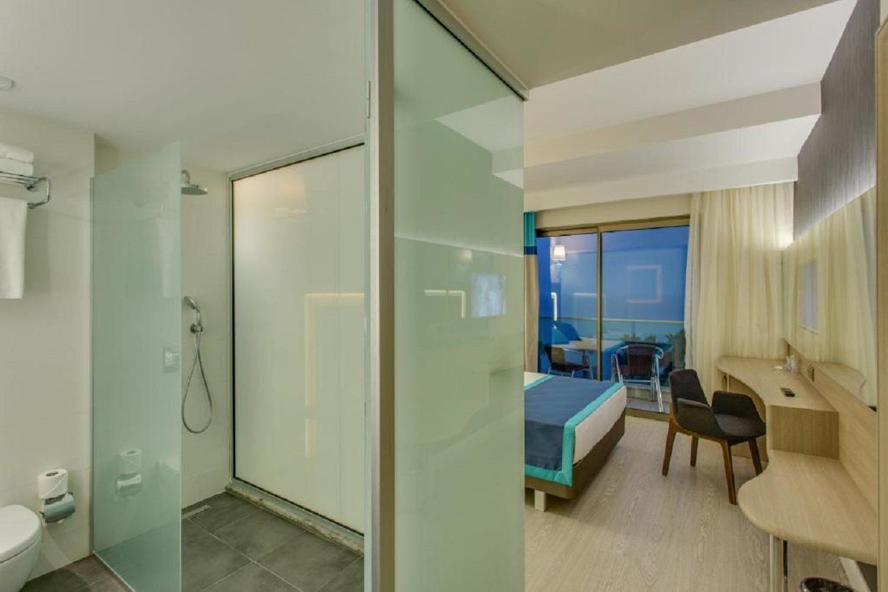 Otel Falcon 4*