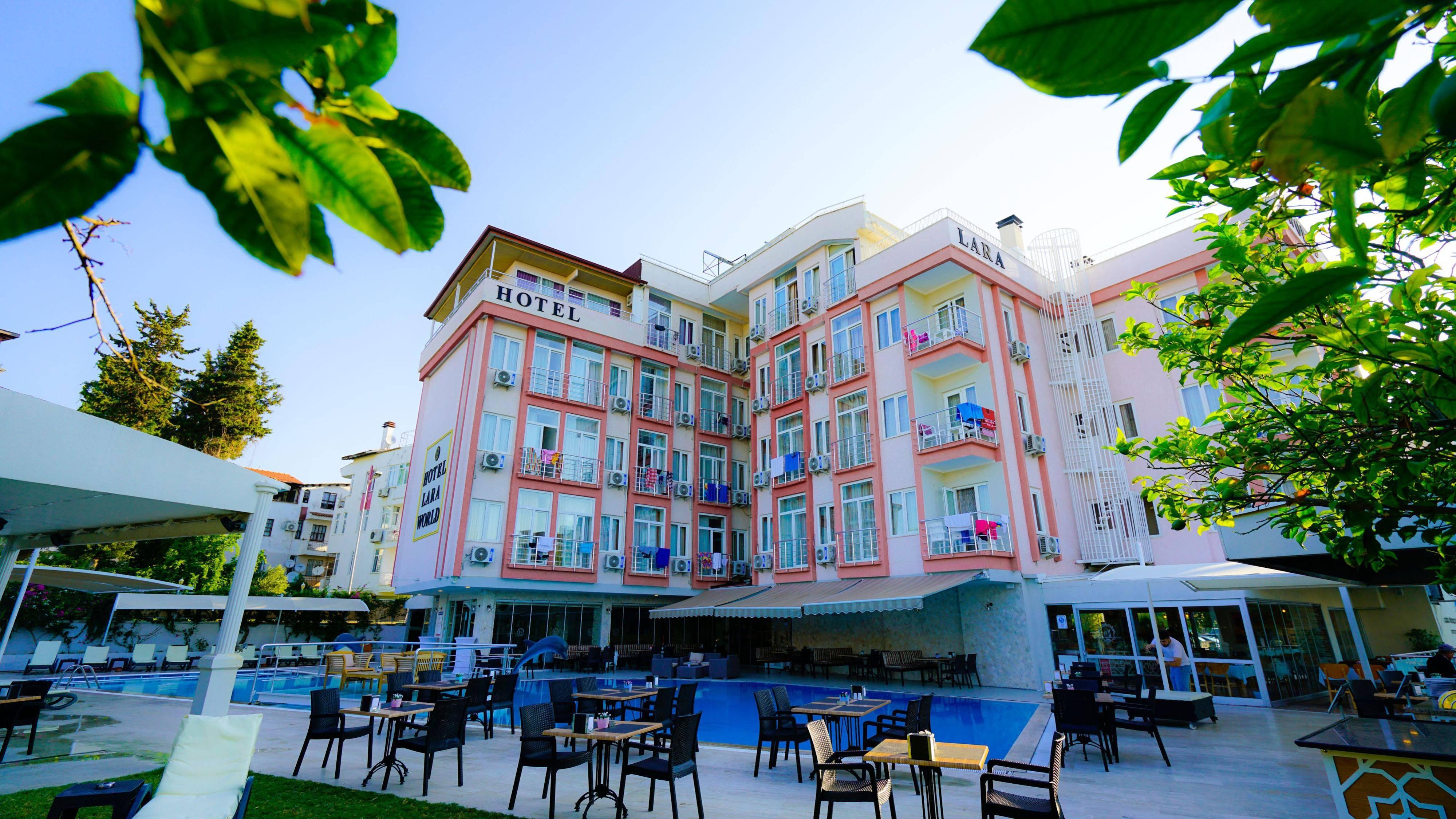 Otel Lara World