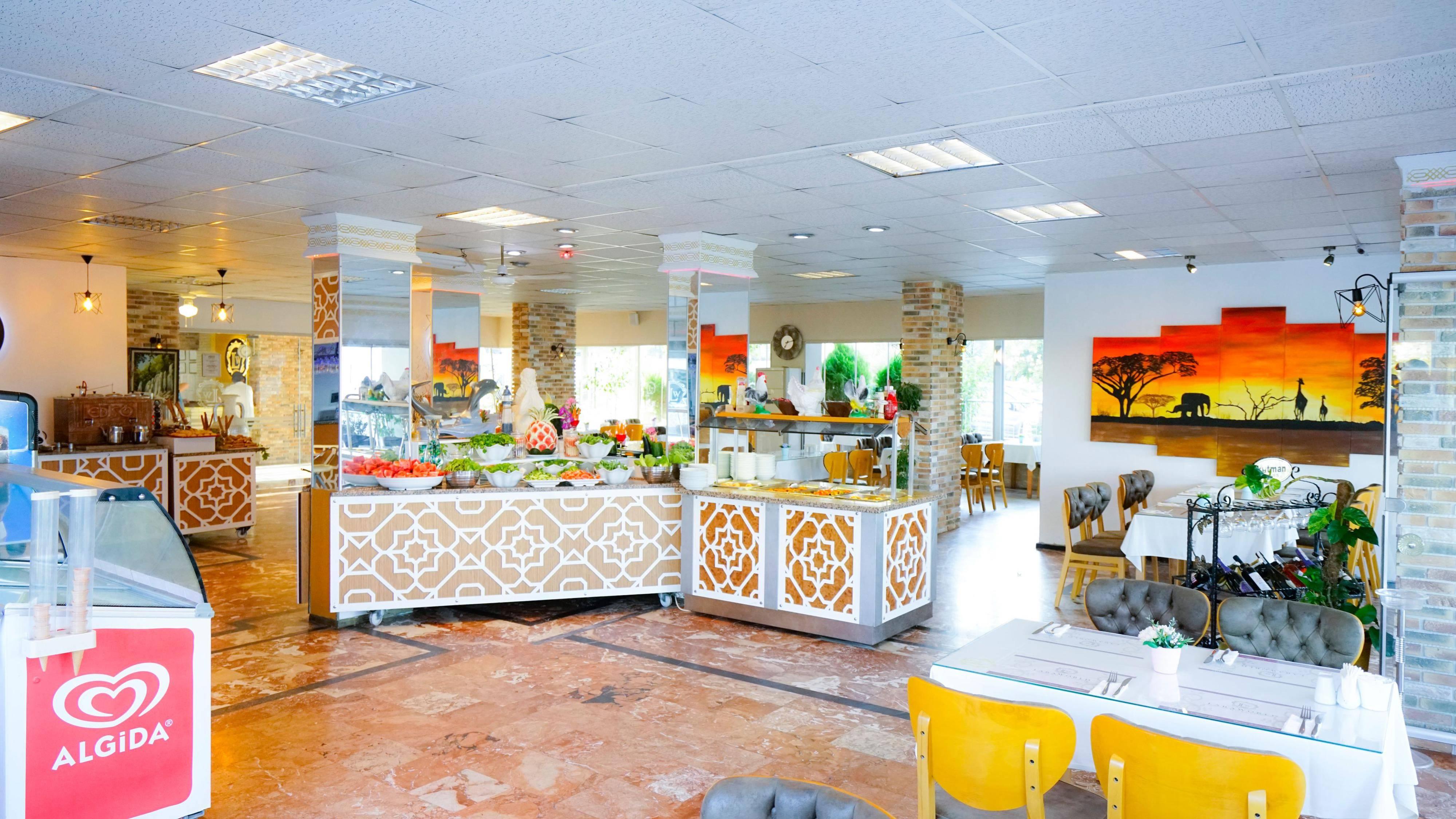 Otel Lara World 3*