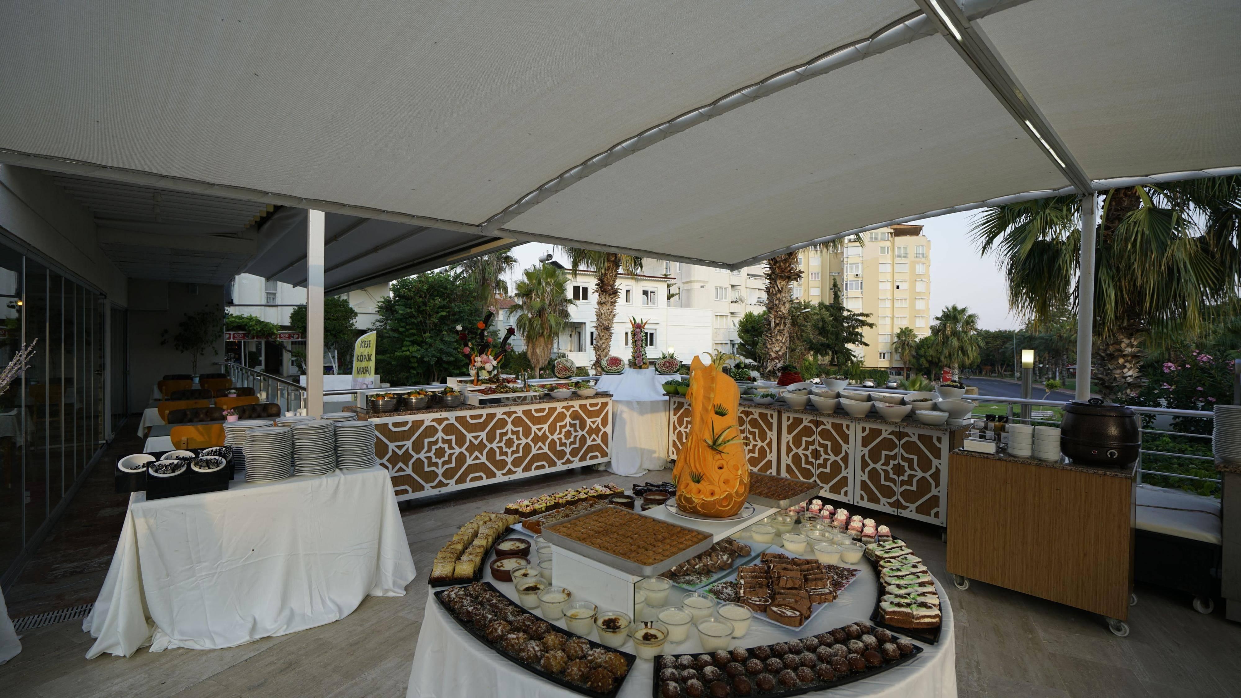 Otel Lara World 3*
